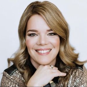 Meet your Posher, Maxine